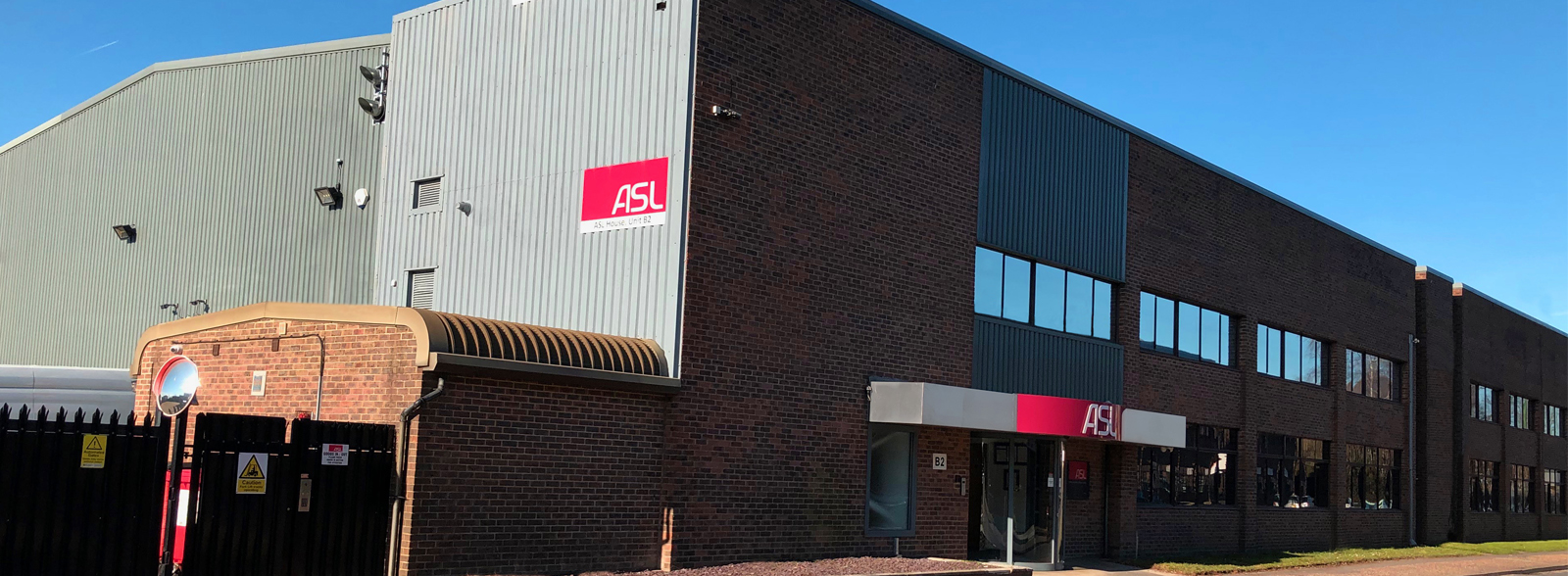 ASL Head Office is between the UK airports of Heathrow and Gatwick, dispatching aircraft spare parts for sale – within 1 hour, call 44 (0) 1403 220550.